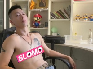 激情推特：裸男洗澡 Gay 酒店激情时刻，尽在 XX 产品