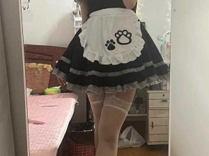 女仆扒开腿让人桶爽换脸：女仆的特殊服务